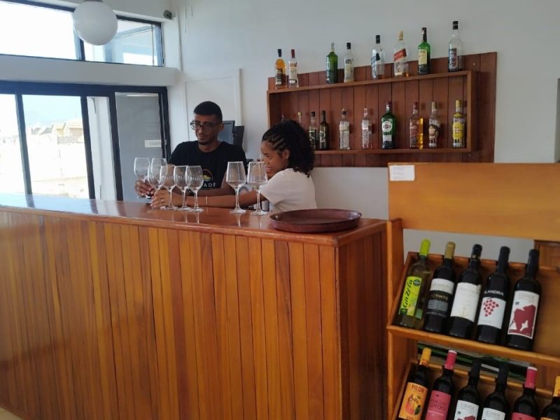 residencial restaurante sodade mindelo sao vicente cabo verde rua franz fanon (15)